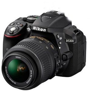니콘 D5300+18-55mm VR +배터리+충전기+SD 64GB+가방+리더기 포함