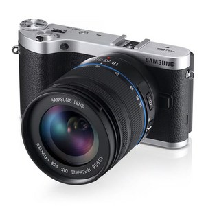 삼성 카메라 NX300 + 18-55mm 렌즈포함 [블랙 색상] +고속64GB+여행용가방+UV필터+리더기+청소셋 [풀셋트 구성] k